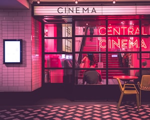 2025年科幻大片《星际远征》海报 - 宇航员在浩瀚星系中探索